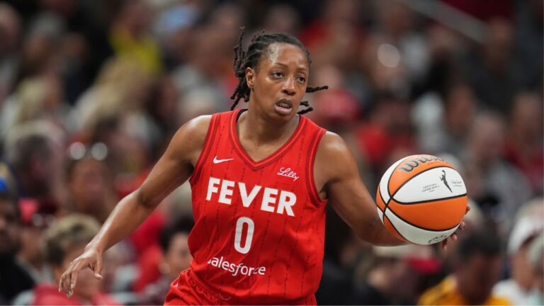 Mitchell scores 29 points as Fever hold on to beat Mercury - Sportsnet.ca