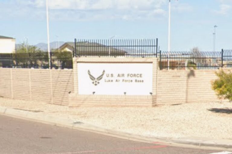 Monsoon Mayhem Sends United Jet Scrambling To Luke Air Force Base - Hoodline