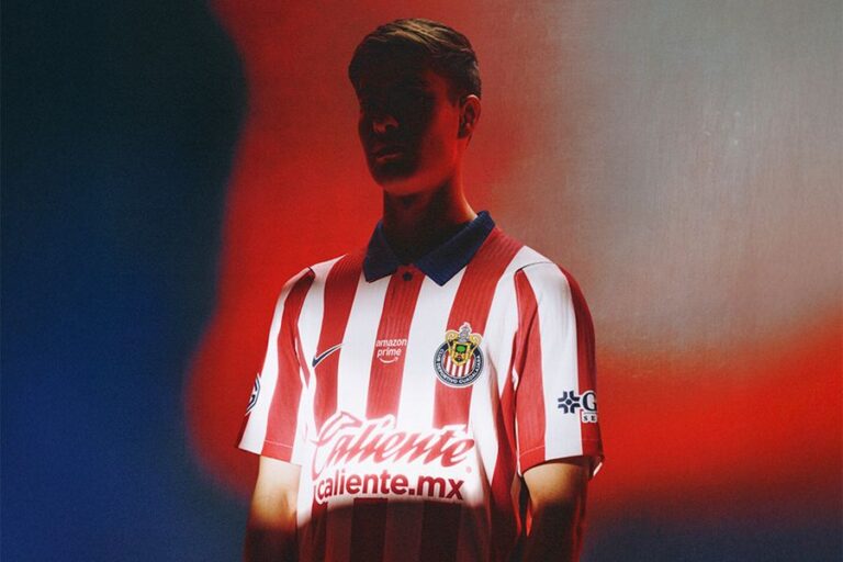 Nike and Chivas de Guadalajara Bring the Swoosh to One of Mexico’s Greatest Football Clubs - About Nike