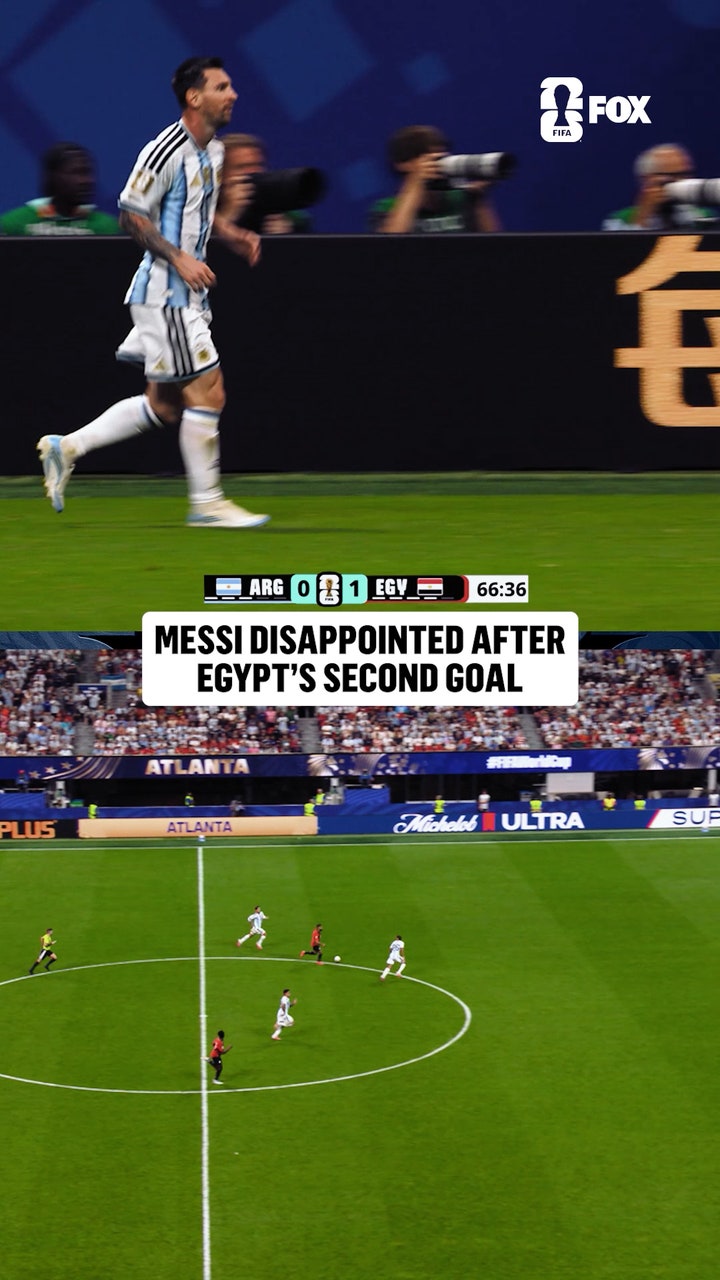 Messi's reaction to Egypt taking a 2-0 lead over Argentina - FOX Sports