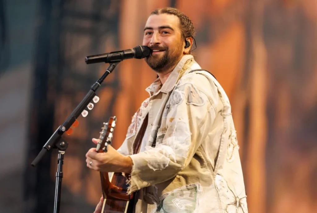 Noah Kahan Delivers Two-Hour Wrigley Field Set on Tuesday — Noah Kahan At Citi Field - El-Balad.com
