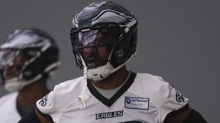 Eagles Share Bad Injury News on $98 Million Pro Bowler - heavy.com