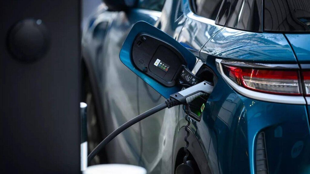 Auto industry analysts are worried about Tesla and other car makers using the technology that Google, App - The Times of India
