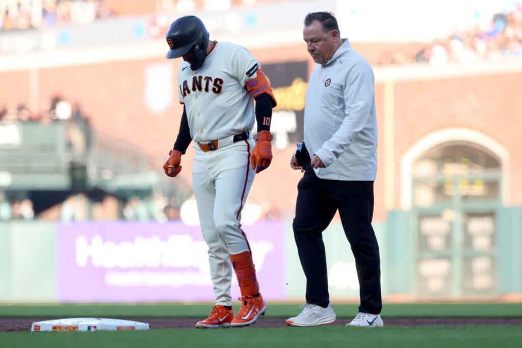 Giants 3B Casey Schmitt leaves game versus Brewers in 2nd inning due to apparent leg injury - Beaumont Enterprise