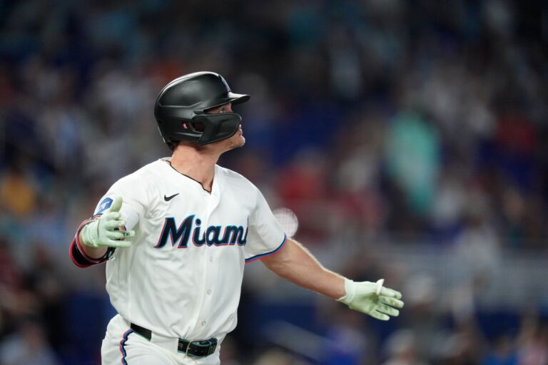 Conine puts Marlins ahead for good with eighth inning pinch-hit homer, Marlins defeat Phillies 8-6 - New Haven Register