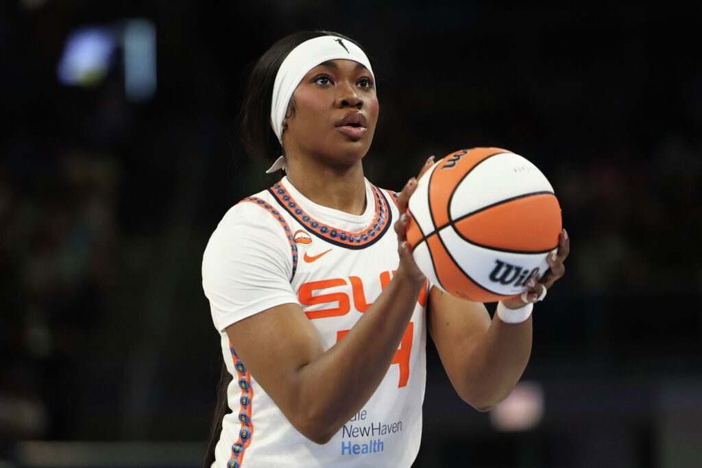 Connecticut Sun trade forward Aneesah Morrow to Toronto Tempo - CT Insider