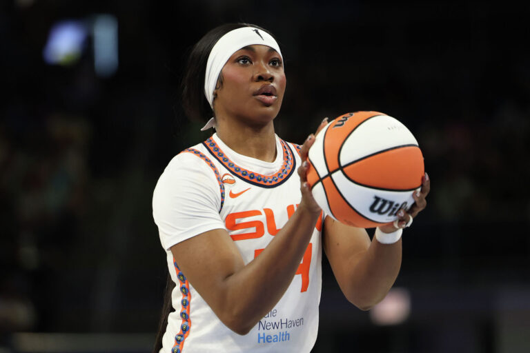 Connecticut Sun trade forward Aneesah Morrow to Toronto Tempo - CT Insider