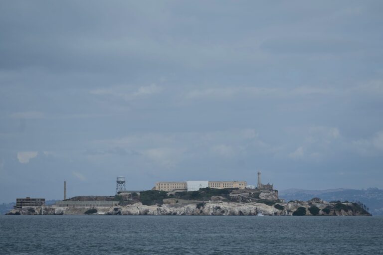 1 dead and 2 missing from pontoon boat near Alcatraz Island off San Francisco - News-Times