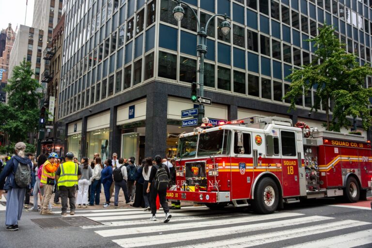 Falling bricks and buckling columns at a Manhattan high rise force evacuations - Huron Daily Tribune