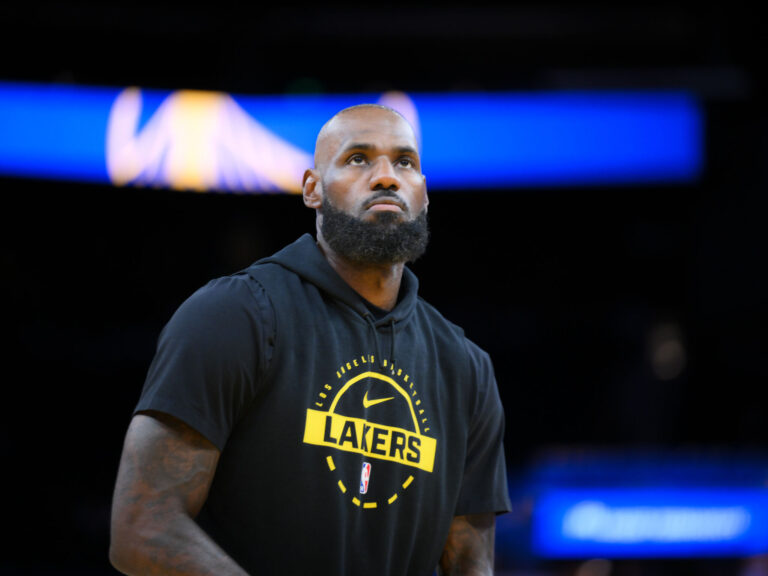 The Warriors are repeating a brutal history in their LeBron James pursuit - SFGATE