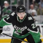 Jason Robertson signs $12 million deal with Dallas Stars to avoid arbitration hearing - Plainview Herald