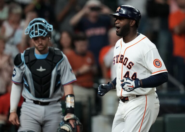 Yordan Alvarez does it again with decisive HR as Astros sweep Marlins - Houston Chronicle