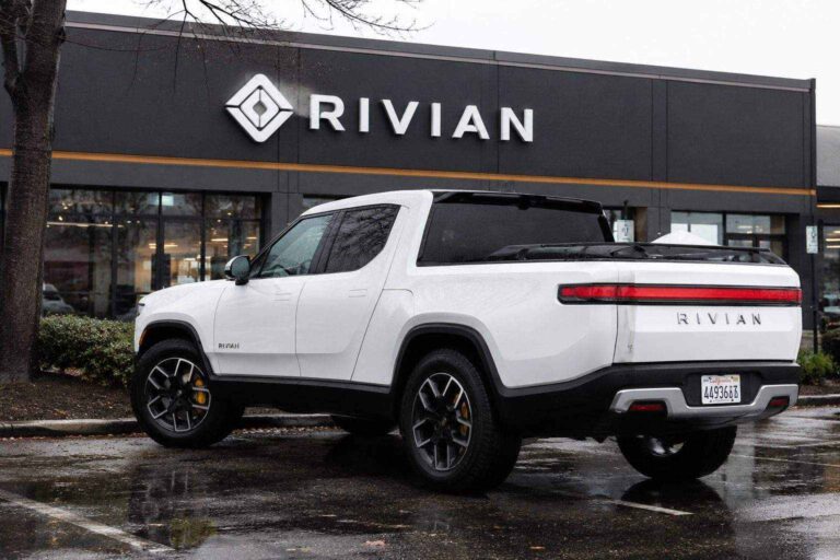 Rivian (NASDAQ:RIVN) shares decline after Q2 results benefit from software and credits - TechStock²