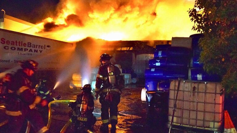 Seattle fire crews respond to 3-alarm Industrial District warehouse fire, roof partially collapses - Fox News
