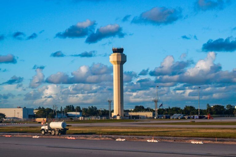 United Airlines Denies Report Of Allowing Flyers To Avoid New Trump-Named Airport For Free - Simple Flying