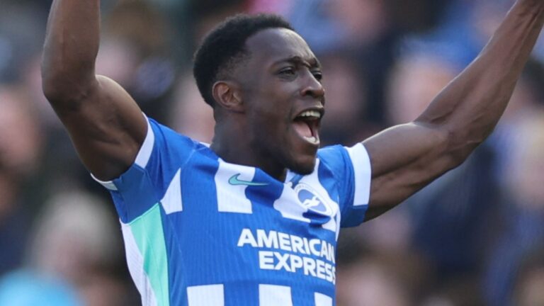 Danny Welbeck transfer news: Chelsea hold positives talks with Brighton over signing of striker - Sky Sports
