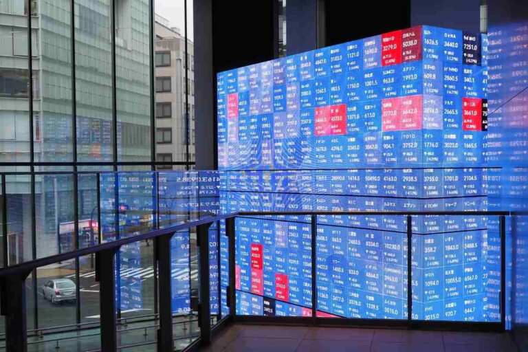 Stock market today: South Korea's KOSPI dips nearly 4 percent as Wall Street futures rise following tech-led sell-off - Economy Middle East
