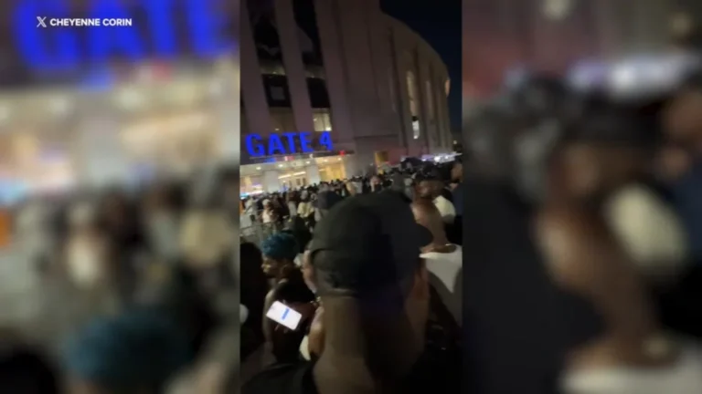 Jay-Z Delayed to 12:15 a.m. at Yankee Stadium After Breach — Teyana Taylor Jay-z Yankee Stadium - El-Balad.com