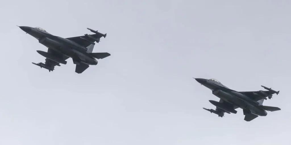 Dan Caine says Ukrainian F-16s scored first air-to-air kill in battle — Ukrainian F-16 Vs Su-35 Battle - El-Balad.com