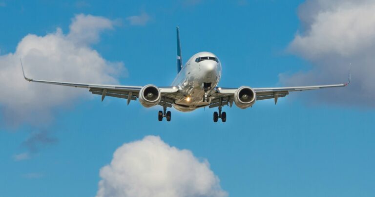 How pilots make your flight safer from crosswinds - Louisville Public Media
