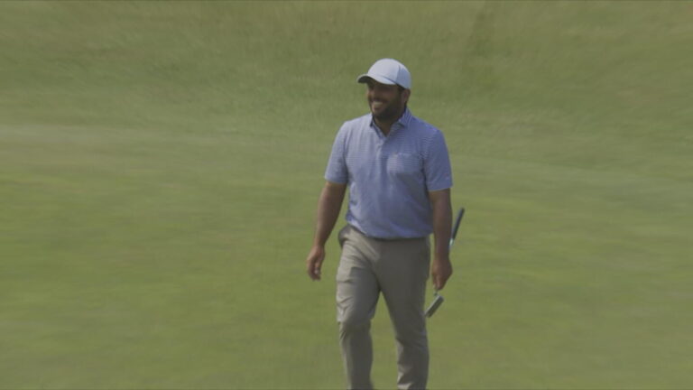 Molinari drills 96-foot birdie putt at hole three - NBC Sports