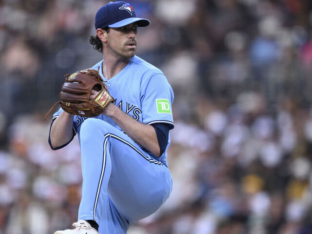 Bieber walks 6, fails to get out of 1st in last start before deadline - theScore