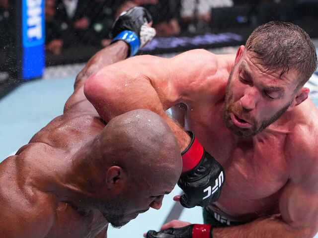 Du Plessis dominates Usman in UFC OKC main event - theScore