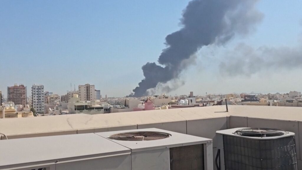 Plumes of smoke rise over Kuwait after repeated Iranian attacks - Al Jazeera