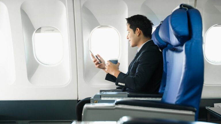 United Is Selling an Empty Middle Seat. Is It Worth the Upgrade? - Kiplinger