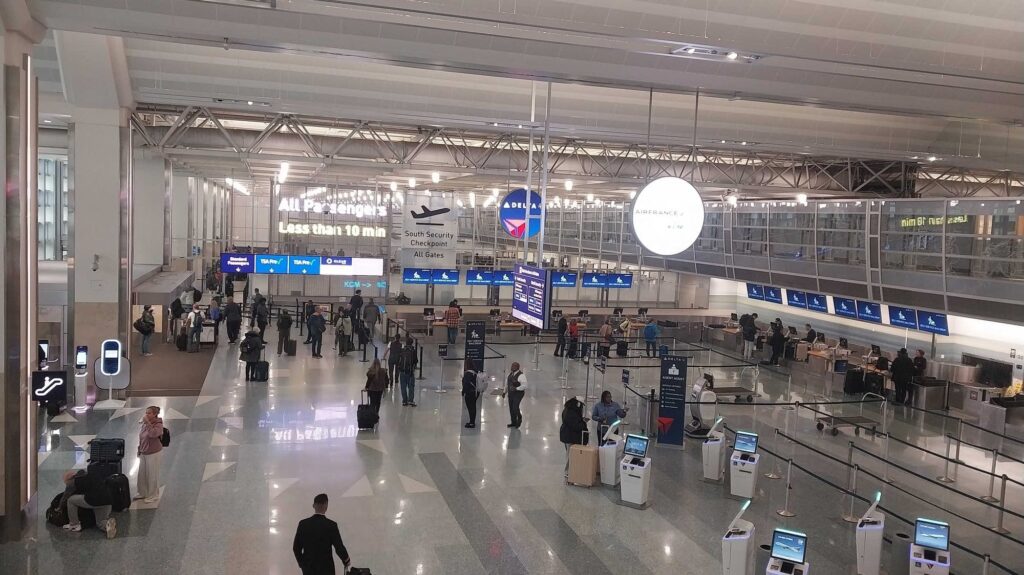 Flights halted at Minneapolis-St. Paul International Airport - MPR News