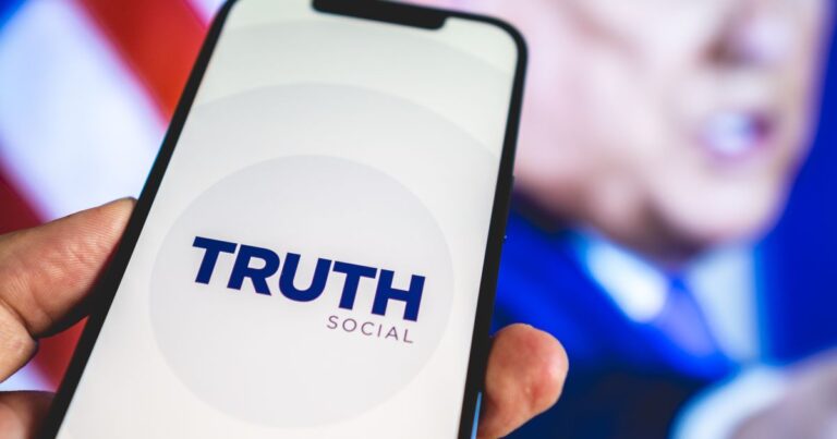 Trump Sued Over $100,000 Truth Social Feed Offering Faster Access to Official Posts - Law Commentary