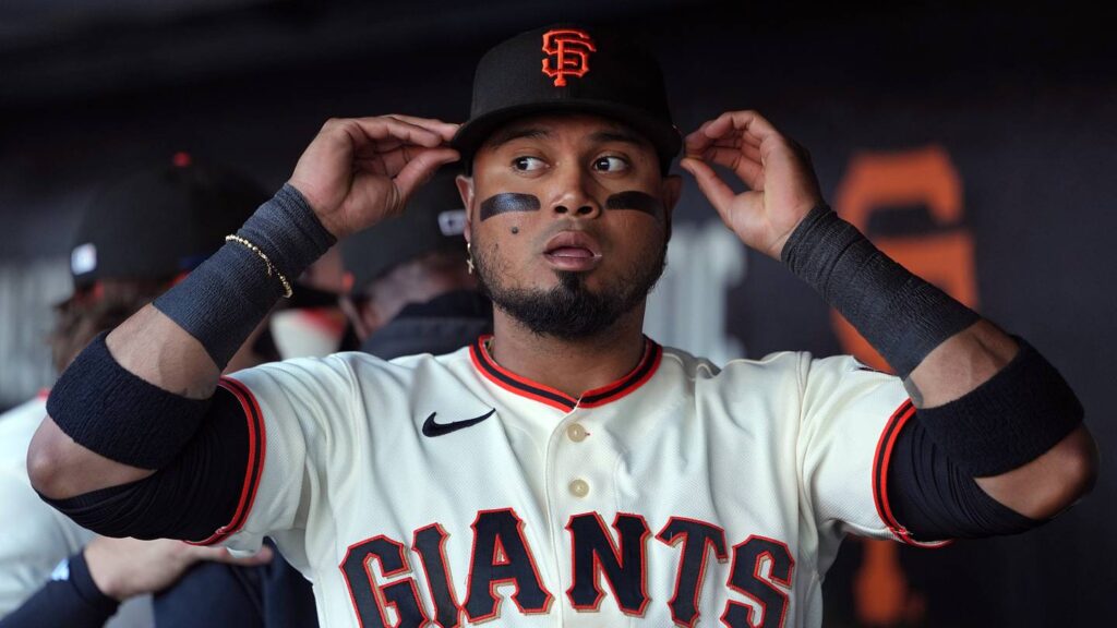 Phillies Interest in Giants' Luis Arraez Makes Perfect Sense - Sports Illustrated