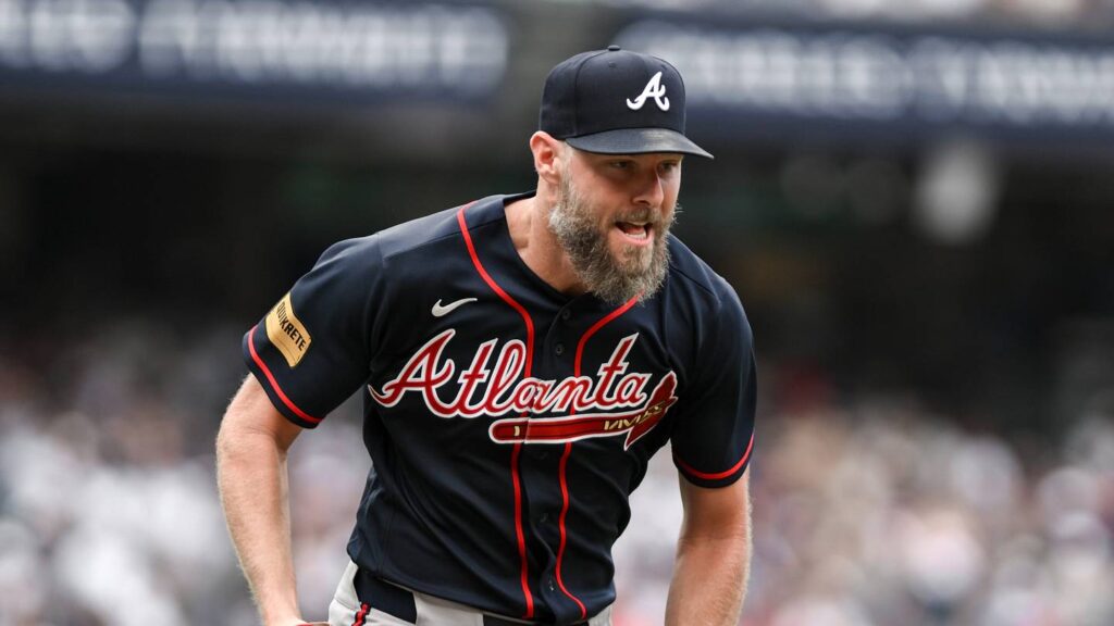 Chris Sale just let umpire frustrations boil over in hilarious way in Braves vs Yankees finale - House That Hank Built