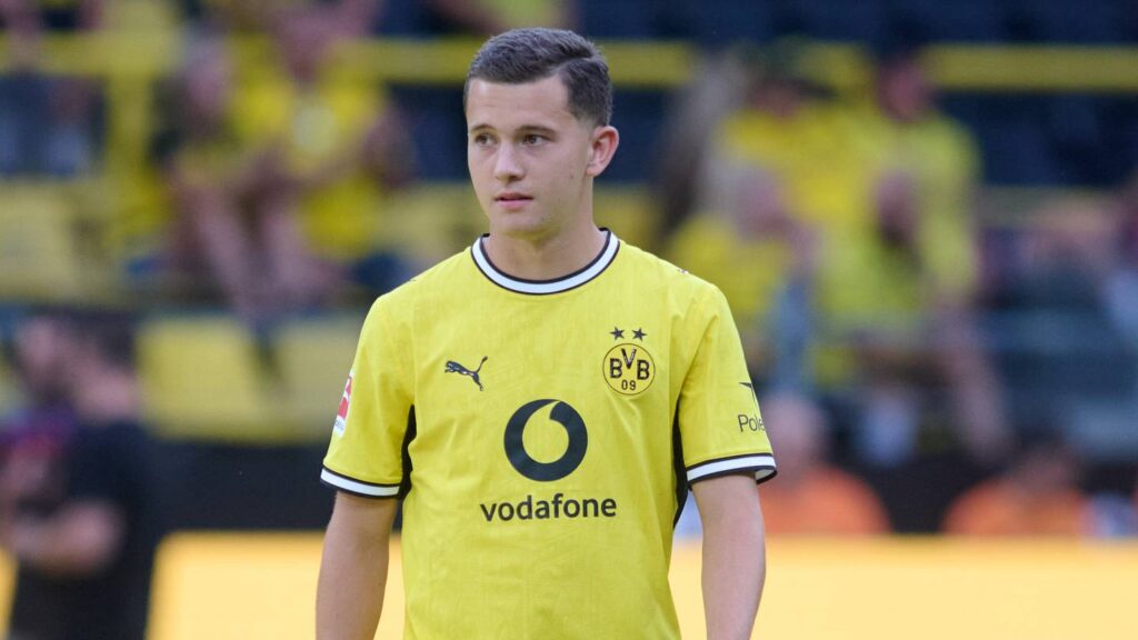 This BVB teenager gets his Signal Iduna Park bow after that Arsenal strike - BVB Buzz