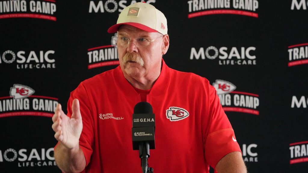 Patrick Mahomes' Playing Status, Chiefs' QB Plan for Preseason Game vs. Bucs Revealed - Sports Illustrated