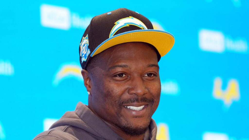 Chargers' Tony Jefferson decision still leaves him with a path back to the roster - Bolt Beat