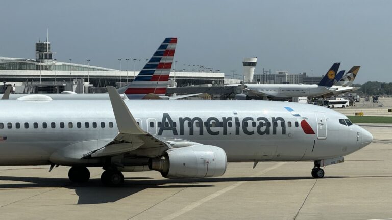 American Airlines will stop upgrading elite flyers to business from coach on long domestic flights - CNBC