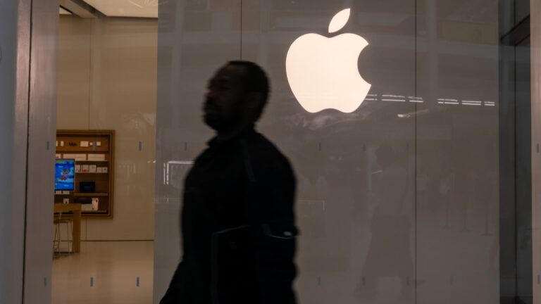 Stocks making the biggest moves premarket: Apple, HPE, Rocket Lab and more - CNBC