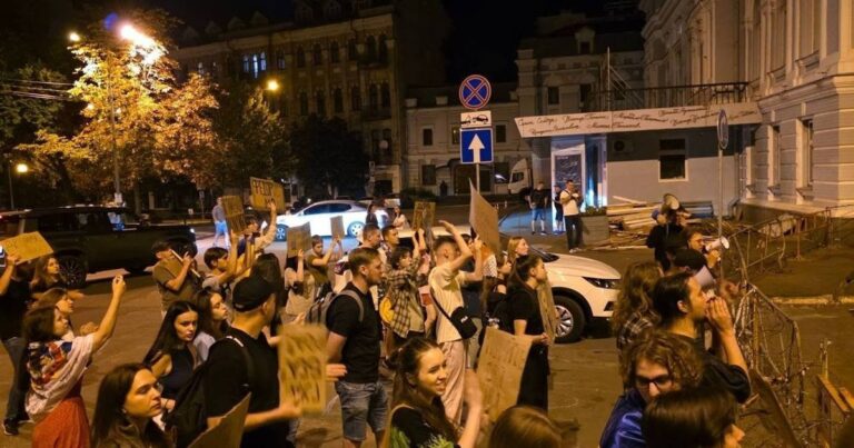Rallies calling for Fedorov’s reinstatement continue: march is being organised in Kyiv for 16 August - Цензор.НЕТ
