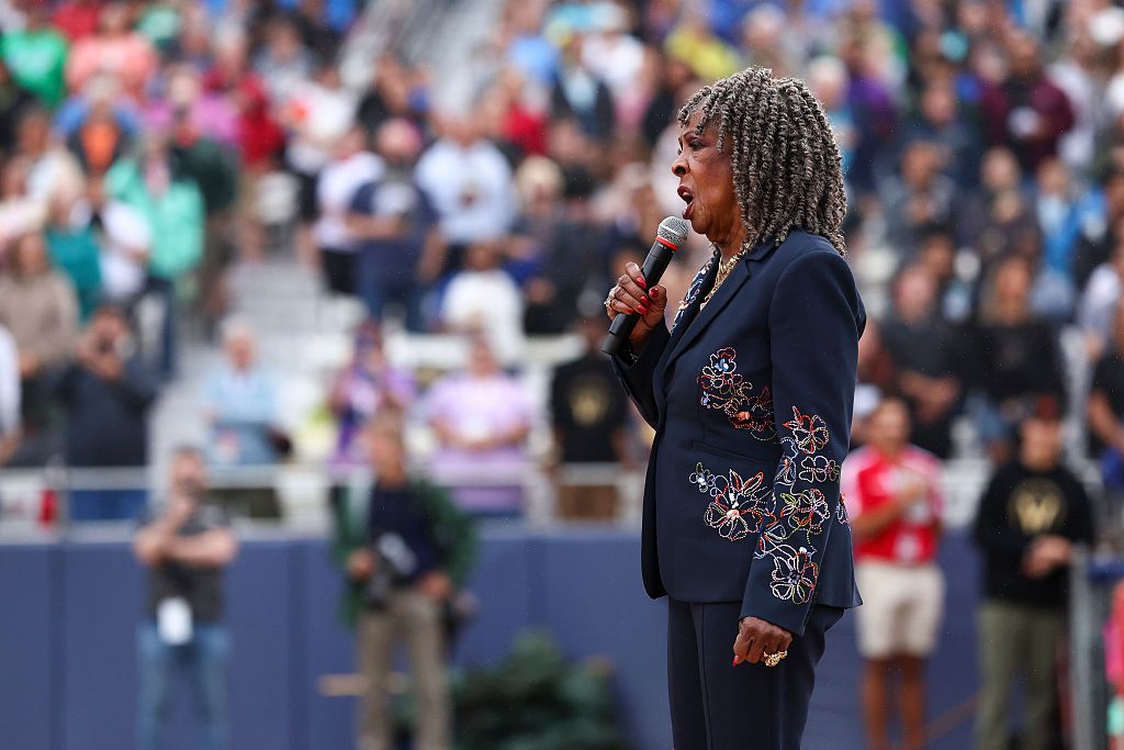 Motown Legend Martha Reeves National Anthem Goes Viral - WIBC 93.1 FM