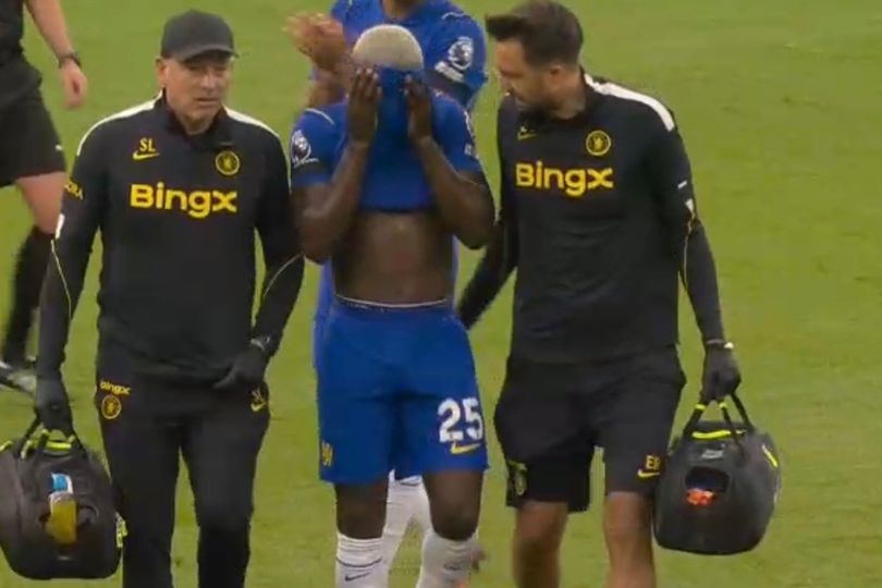 Moises Caicedo injury blow as devastated Chelsea midfielder hands Xabi Alonso worry - AOL.co.uk