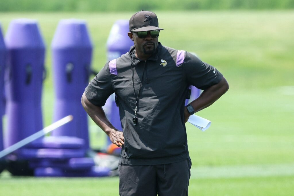 Highly anticipated Vikings acquisition may have just become the latest victim in MetLife turf controversy - A to Z Sports