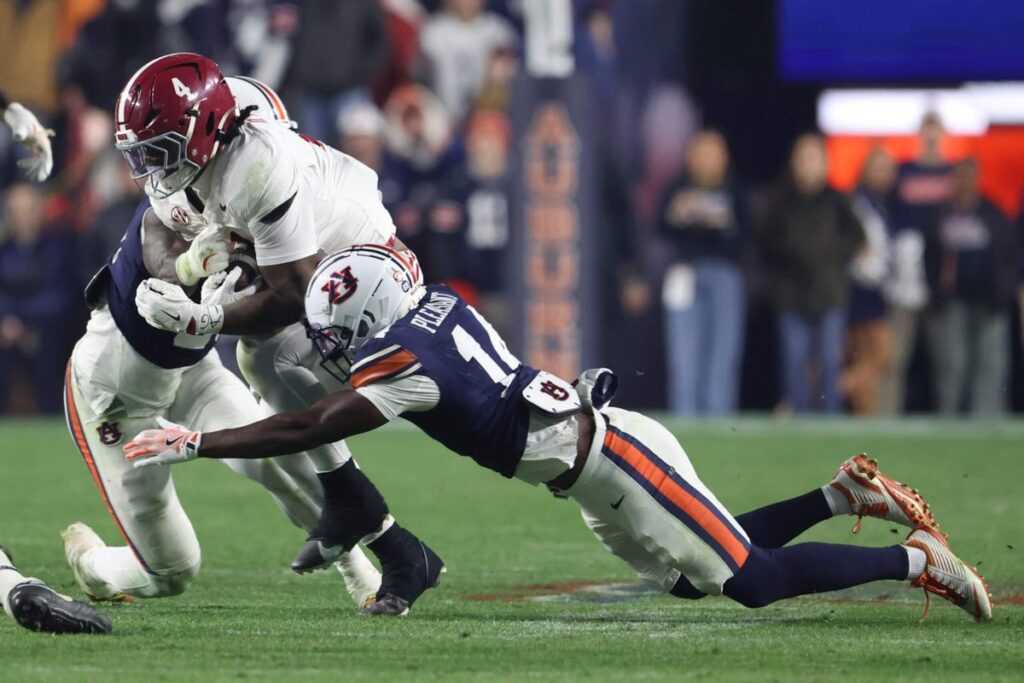 Who’s your real rival? College football has a lot of love (well, hate) triangles - The New York Times