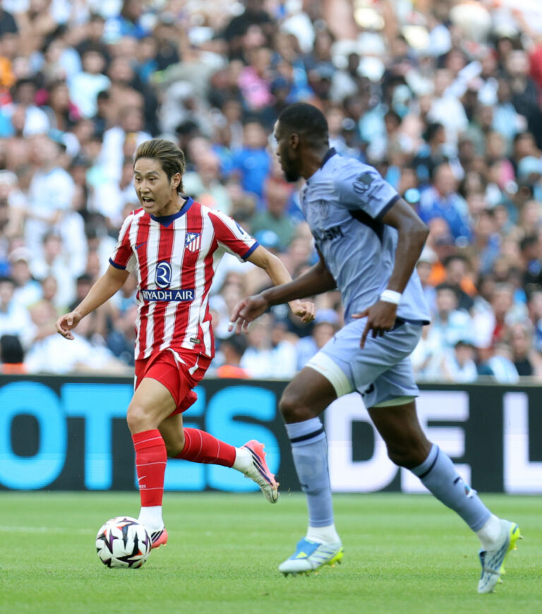Lee Kang-in, 'Early Substitution Out' at 35th Minute of First Half... Praised for 'Phantom Key Pass' That Broke Marseille's Defense - starnewskorea.com
