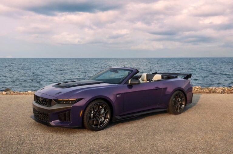 Ford Mustang Dark Horse SC convertible loses the roof, keeps the 795 ponies - emptytank.ca