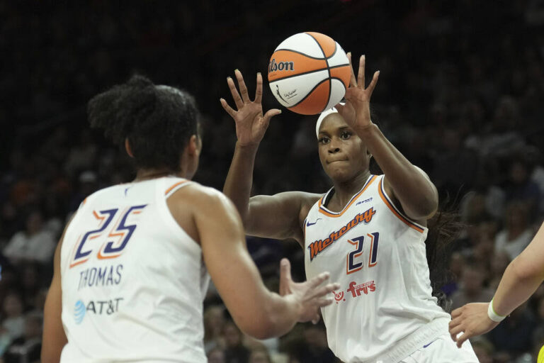 Aces sign center Kalani Brown after NaLyssa Smith’s season-ending injury - Las Vegas Review-Journal