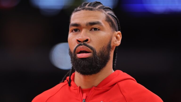 Heat Reportedly Sign Nick Richards After Klay Thompson Contract, Updated Depth Chart - Bleacher Report