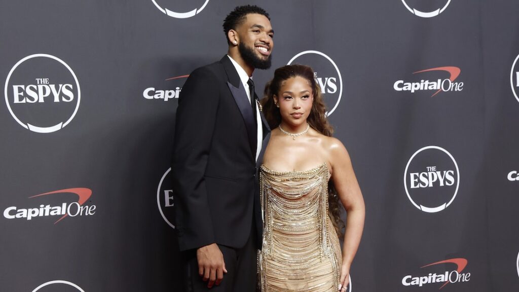 Knicks' Karl-Anthony Towns, Jordyn Woods Get Married in Photos, Brunson and Hart Among Guests - Bleacher Report