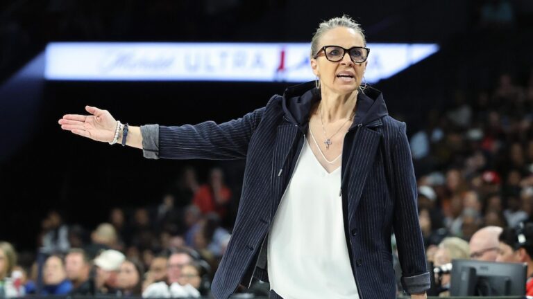 Becky Hammon Ejected After Heated Altercation with WNBA Officials on Video from Dream vs. Aces Game - Bleacher Report