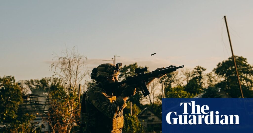 On Donetsk’s ‘life or death’ highway with the Khyzhak brigade – photo essay - The Guardian